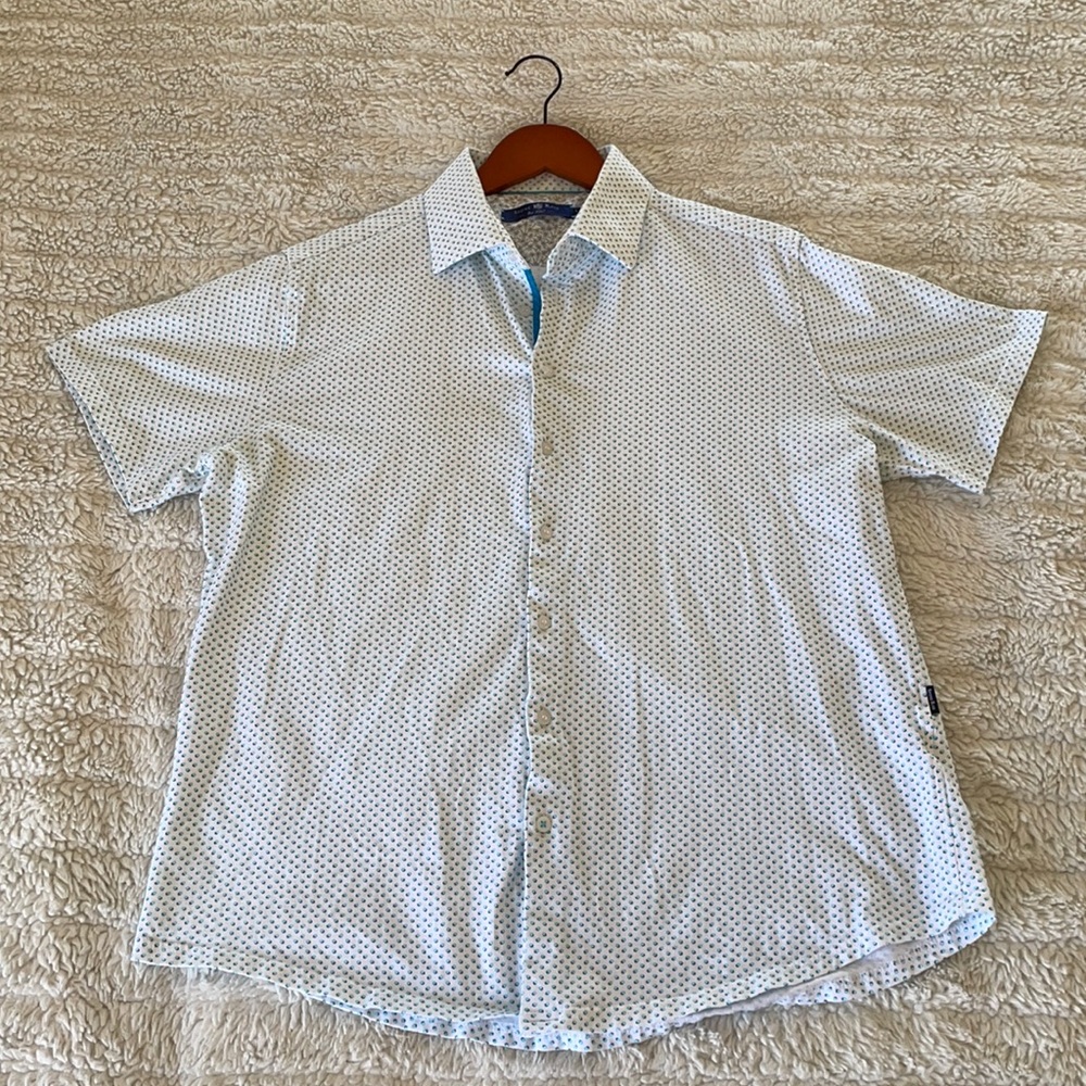 MENS STONE ROSE— SHORT SLEEVE BUTTON DOWN— SIZE MENS LARGE— white/aqua
